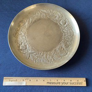 Vintage Everlast Hammered Aluminum round platter with Floral Design
